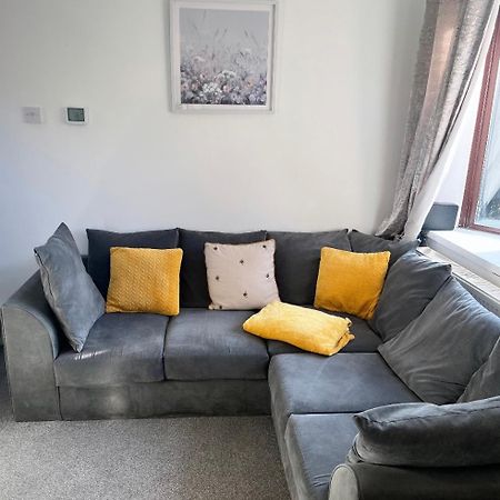 Newly Refurbished Beautiful Location 1 Bedroom Residential House 크램링턴 외부 사진