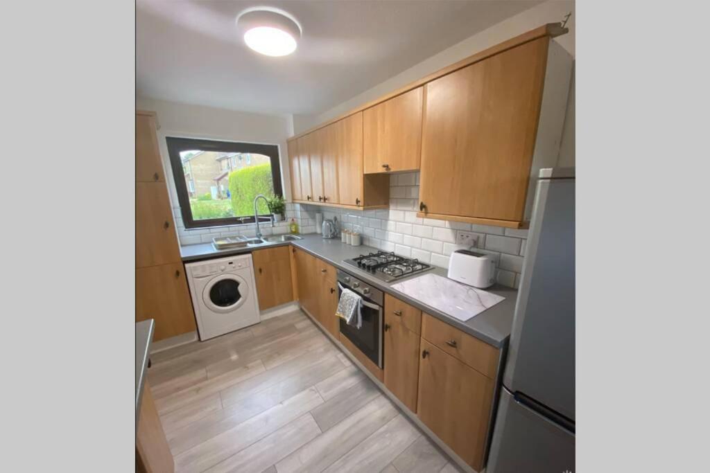 Newly Refurbished Beautiful Location 1 Bedroom Residential House 크램링턴 외부 사진