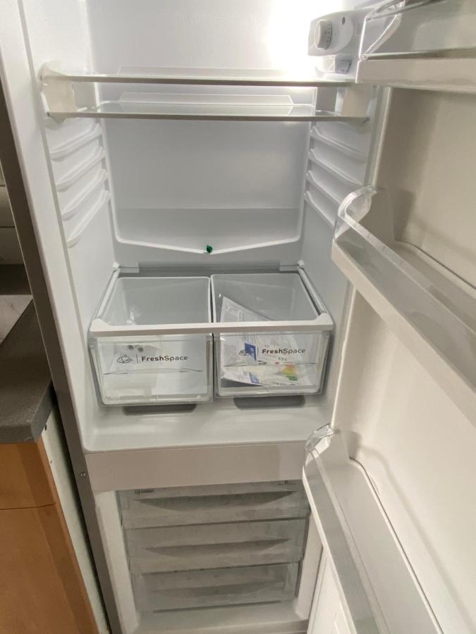 Newly Refurbished Beautiful Location 1 Bedroom Residential House 크램링턴 외부 사진