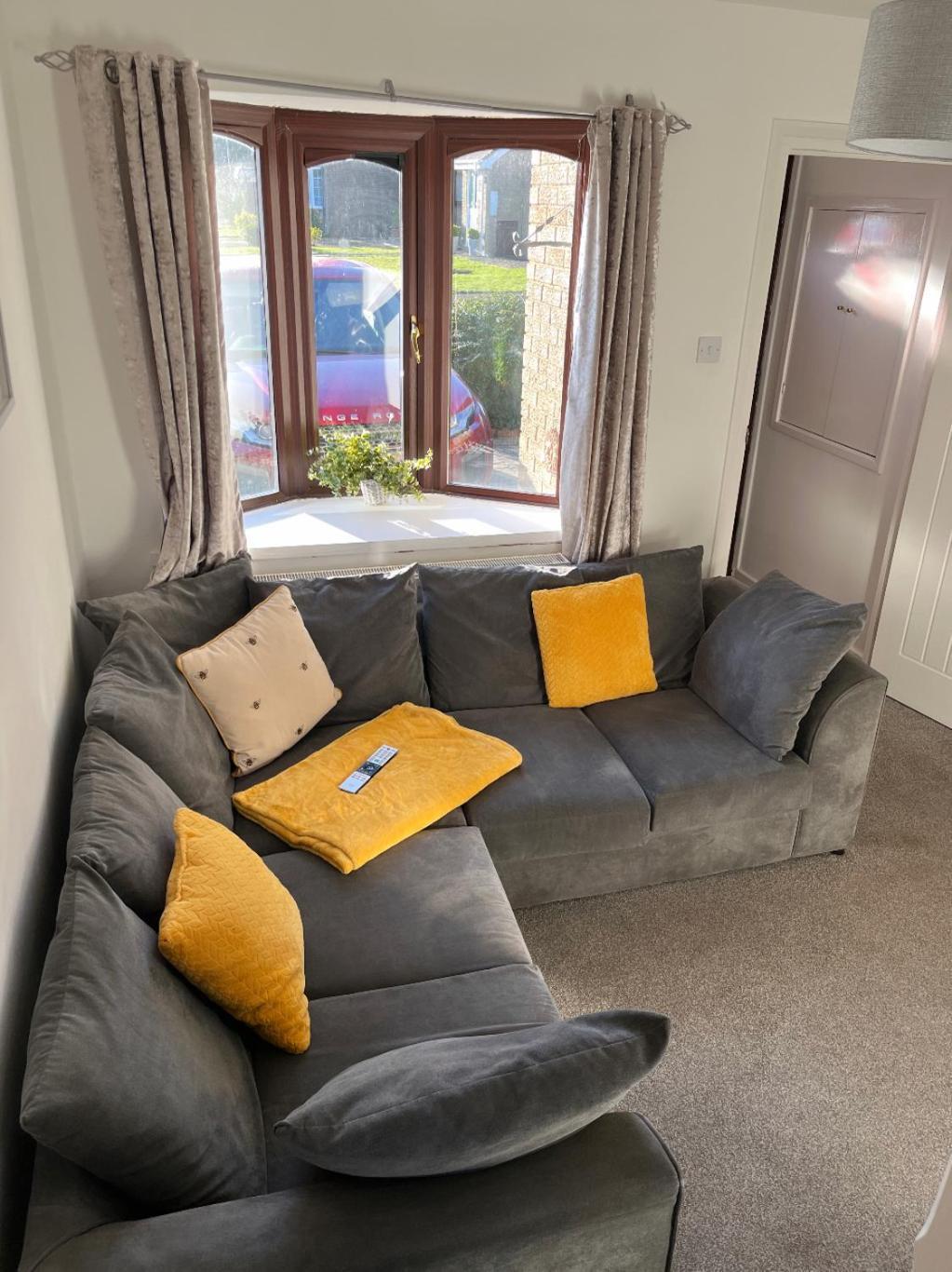 Newly Refurbished Beautiful Location 1 Bedroom Residential House 크램링턴 외부 사진