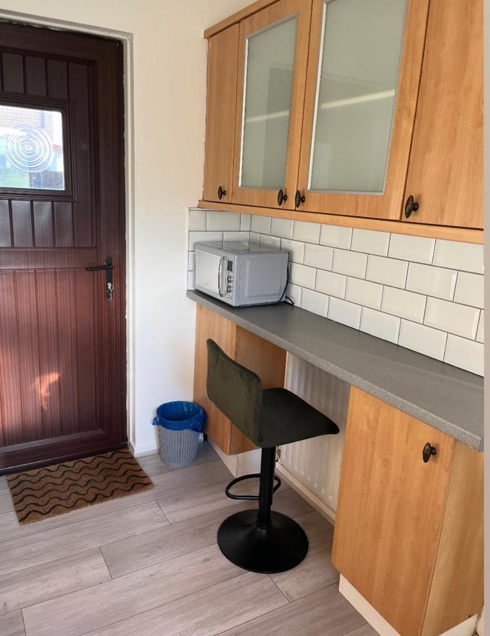 Newly Refurbished Beautiful Location 1 Bedroom Residential House 크램링턴 외부 사진