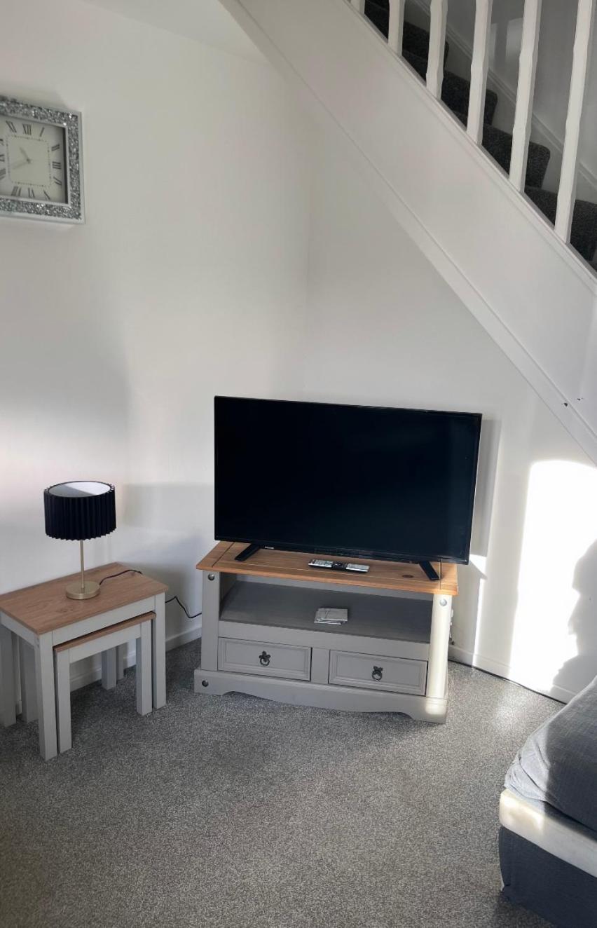 Newly Refurbished Beautiful Location 1 Bedroom Residential House 크램링턴 외부 사진